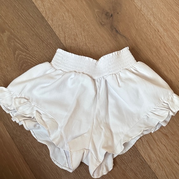 Kids White Ruffle Matching Set - Picture 3 of 6